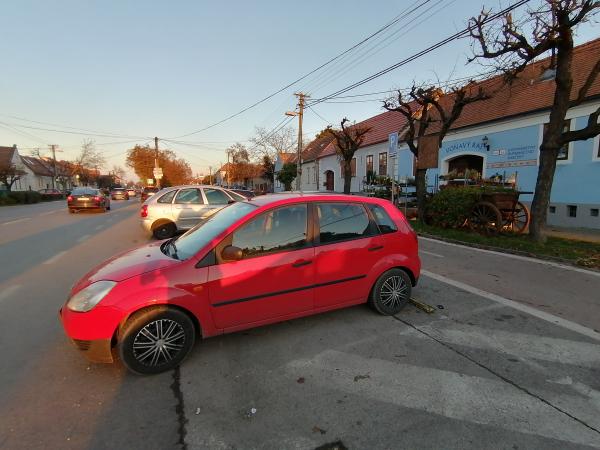 Oznam o obnove dopravného značenia na parkovisku pred modrým domom